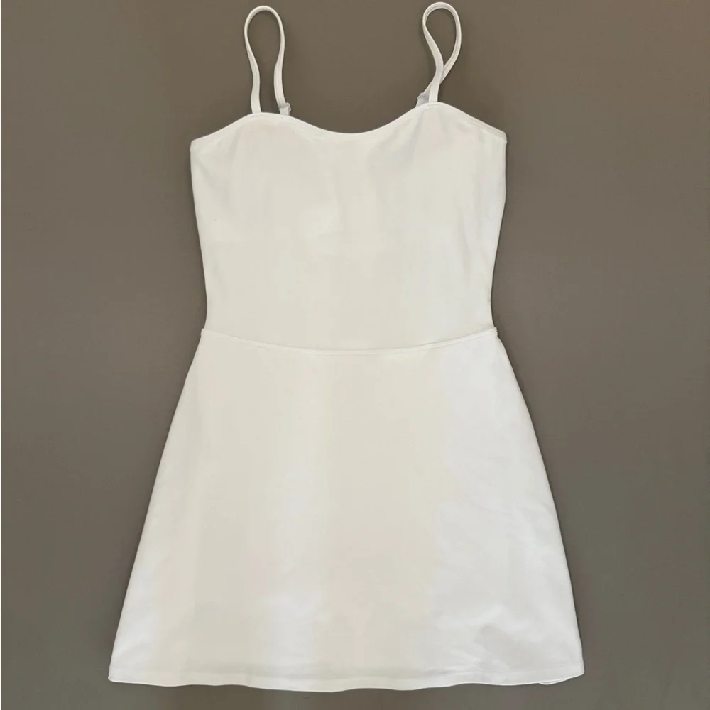 ALO Yoga Courtside Tennis Dress - Picture 2 of 3